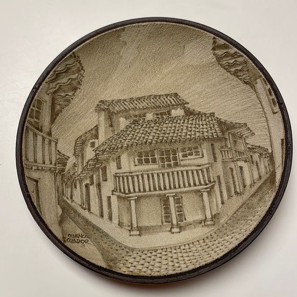 Ecuadorian Engraved Suede Pottery - Picture 1 of 10